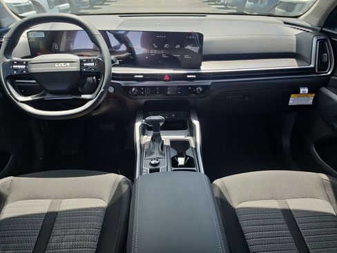 New 2026 Kia Sorento LX FWD image 12