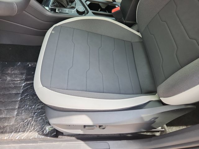 New 2026 Volkswagen Taos SE AWD/4WD image 22