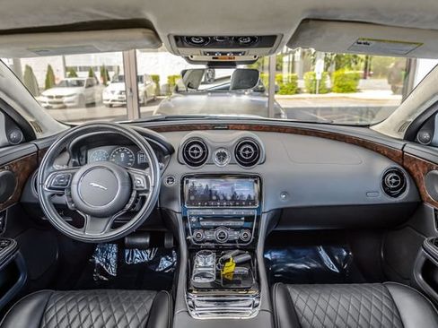 Used 2019 Jaguar XJ L Portfolio RWD image 3