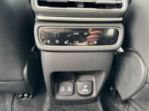 Certified 2025 Genesis GV80 2.5T Prestige image 12