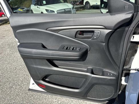 Used 2024 Honda Passport TrailSport image 17