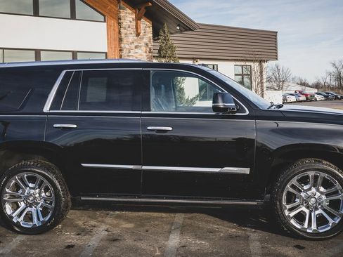 Used 2015 Cadillac Escalade Premium image 11