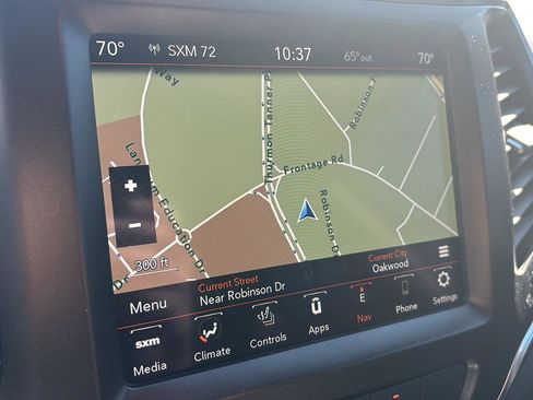 Used 2023 Jeep Cherokee Trailhawk w/ Sun & Sound Group image 12