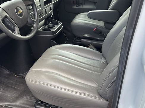 Used 2025 Chevrolet Express 2500 w/ Driver Convenience Package RWD image 10