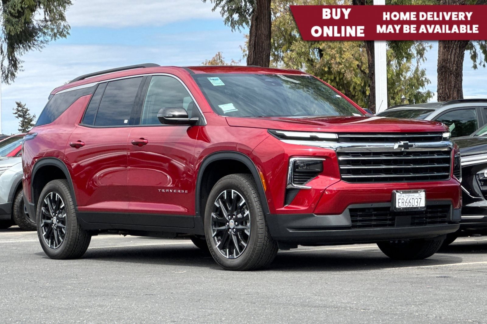 Used 2026 Chevrolet Traverse LT w/ Enhanced Driving Package AWD/4WD image 1