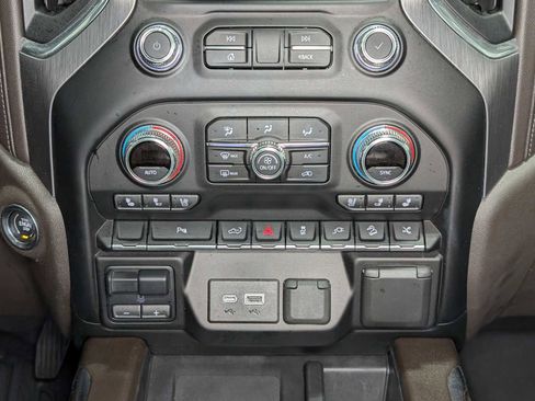 Certified 2022 GMC Sierra 1500 Denali w/ Denali Premium Package image 21