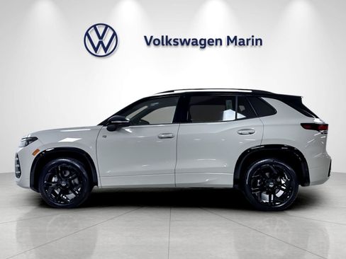 New 2026 Volkswagen Tiguan SE R-Line AWD/4WD image 2