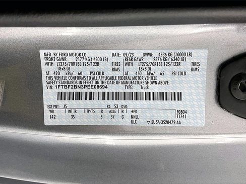 Used 2023 Ford F250 XLT w/ Camper Package image 28