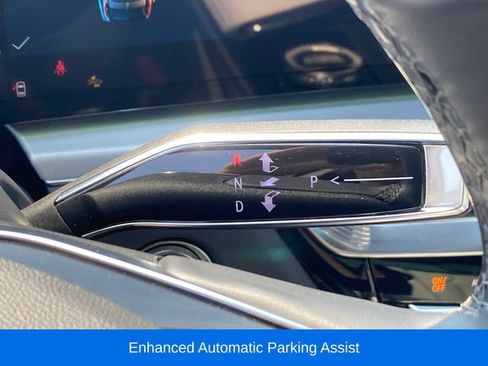 Certified 2024 Cadillac Lyriq Luxury AWD/4WD image 12