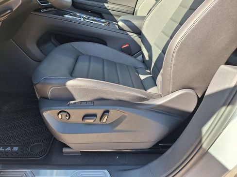 New 2026 Volkswagen Atlas Cross Sport SEL R-Line image 17