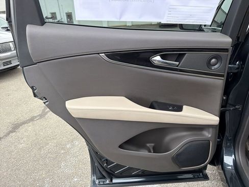 Certified 2022 Lincoln Nautilus Reserve w/ Equipment Group 201A image 12