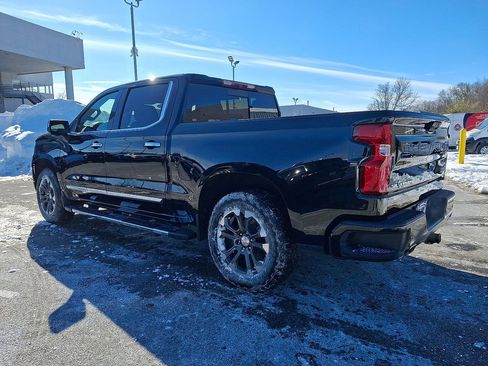 Used 2023 Chevrolet Silverado 1500 High Country image 3