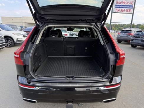 Used 2018 Volvo XC60 T5 Inscription w/ Luxury Seat Package AWD/4WD image 11