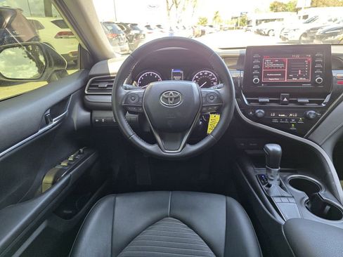 Used 2024 Toyota Camry SE image 12