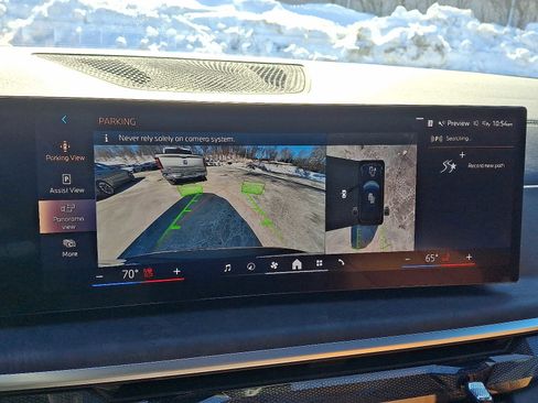 Certified 2025 BMW X5 xDrive50e w/ M Sport Package image 19