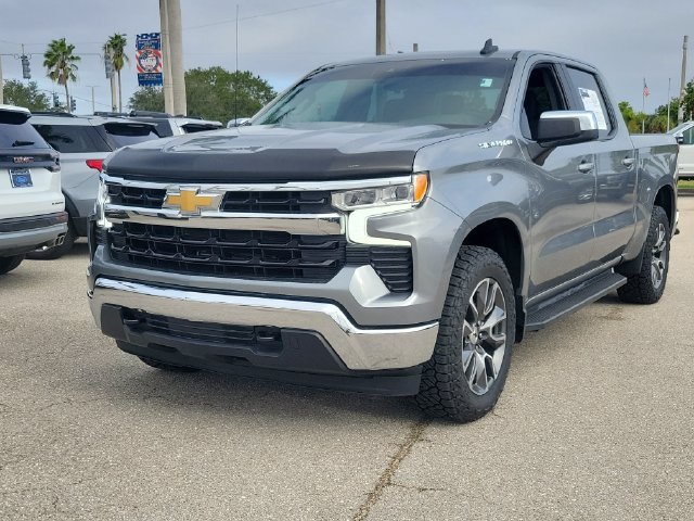 Used 2023 Chevrolet Silverado 1500 LT AWD/4WD image 3