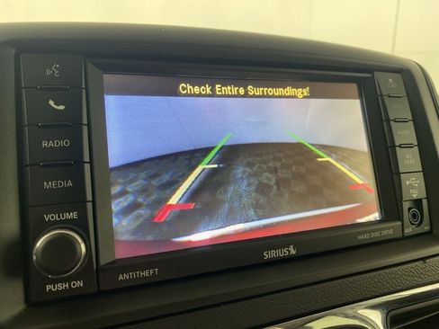 Used 2016 Chrysler Town & Country Touring w/ Driver Convenience Group image 26