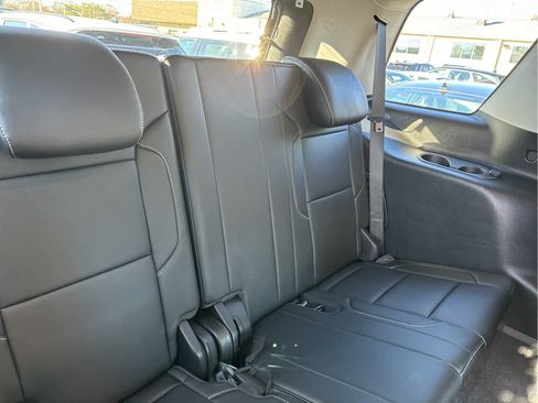 Used 2020 Chevrolet Tahoe LT w/ Luxury Package image 34