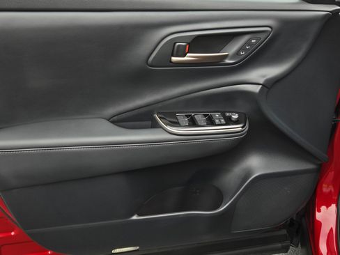 Used 2025 Toyota Crown Signia image 10