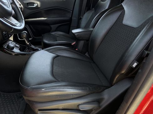 Used 2020 Jeep Compass Latitude image 10