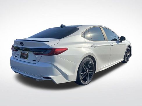 Used 2025 Toyota Camry XSE FWD image 8
