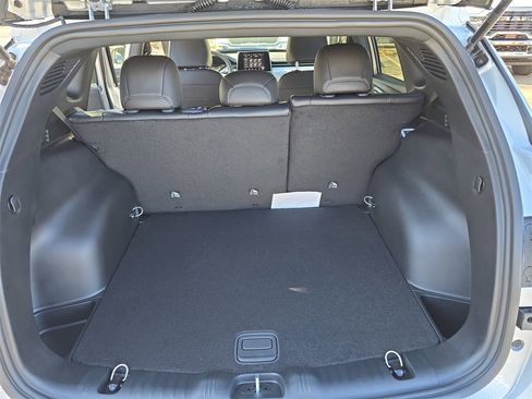 New 2026 Jeep Compass Latitude image 13