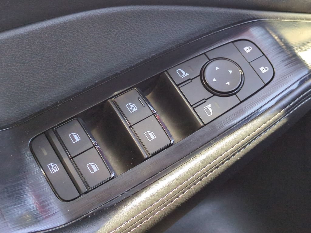 Used 2025 Nissan Rogue SV AWD/4WD image 25