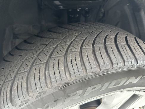 Used 2021 Toyota RAV4 XLE Premium image 12