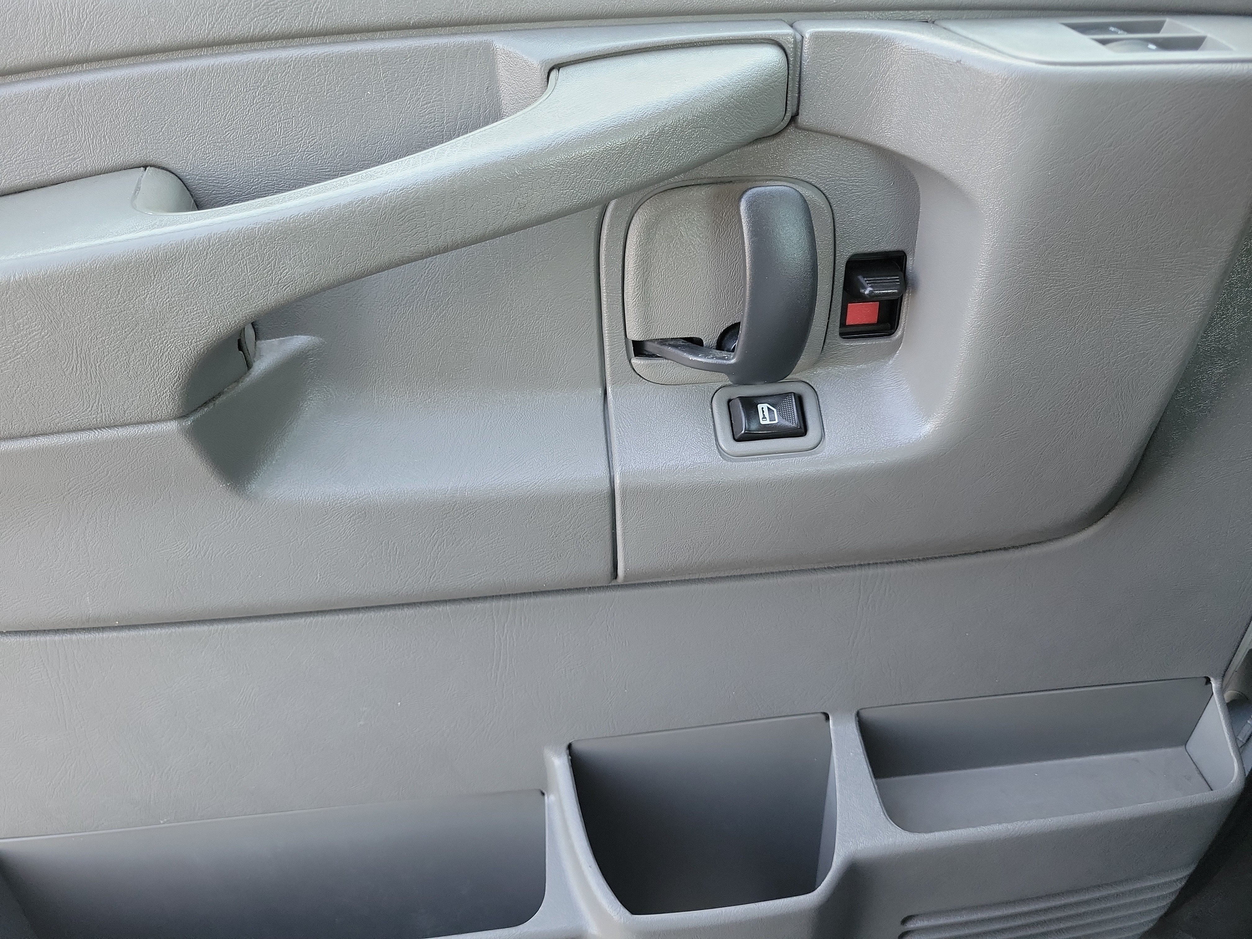 Used 2014 GMC Savana 2500 RWD image 23