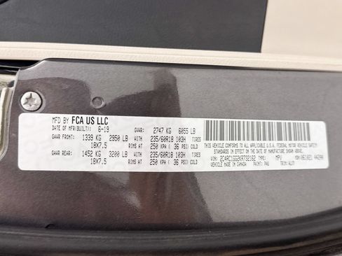 Used 2019 Chrysler Pacifica Limited FWD image 32