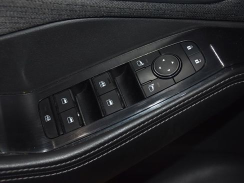 Used 2023 Nissan Rogue SV image 23