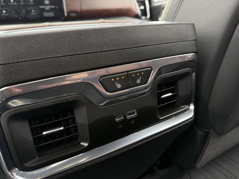 Used 2025 GMC Sierra 2500 Denali Ultimate image 27