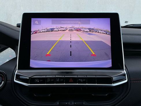 Used 2025 Jeep Compass Trailhawk image 32