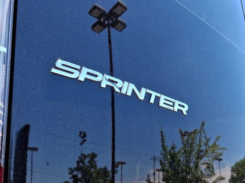 Used 2023 Mercedes-Benz Sprinter 2500 image 30