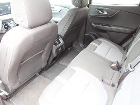Used 2025 Chevrolet Blazer LT AWD/4WD image 17