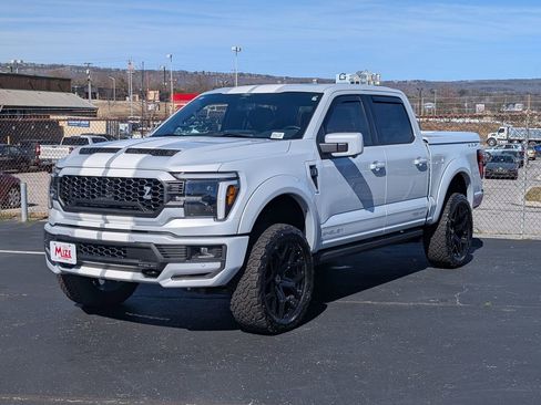 Used 2025 Ford F150 Lariat w/ Equipment Group 501A Mid image 3