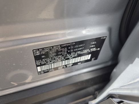 Used 2025 Toyota RAV4 XLE image 32