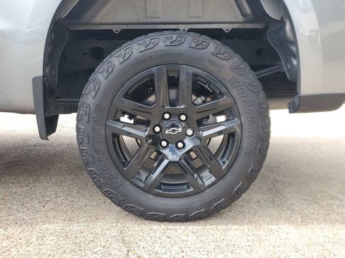 Used 2024 Chevrolet Silverado 1500 LT Trail Boss w/ Convenience Package II AWD/4WD image 9
