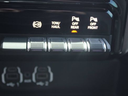 Used 2024 RAM 2500 Big Horn w/ Night Edition AWD/4WD image 51