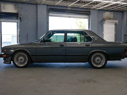 Used 1987 BMW 528e Sedan image 2