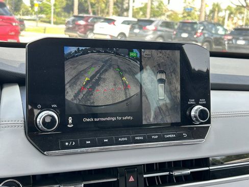 Used 2023 Mitsubishi Outlander SEL image 13