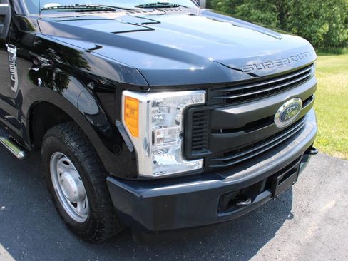 Used 2017 Ford F250 XL RWD image 3