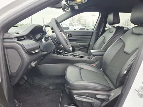 Used 2025 Jeep Compass Latitude w/ Altitude Special Edition image 12