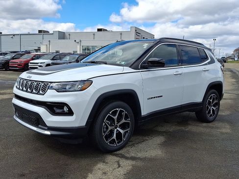 New 2026 Jeep Compass Limited w/ Mopar Graphics Package AWD/4WD image 2