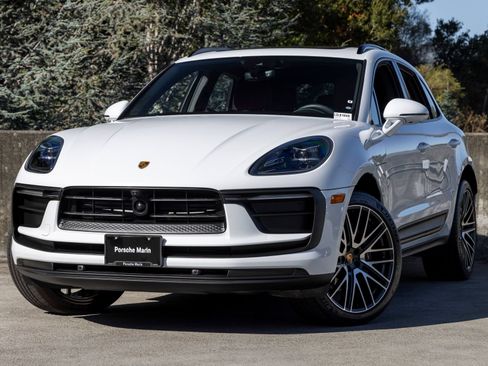 Certified 2025 Porsche Macan AWD/4WD image 1