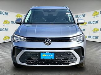 Used 2025 Volkswagen Taos SE w/ Panoramic Sunroof Package video 2