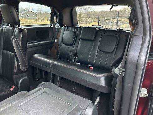 Used 2019 Dodge Grand Caravan GT image 23
