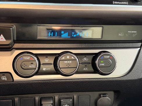 Used 2022 Toyota Tacoma SR5 image 15