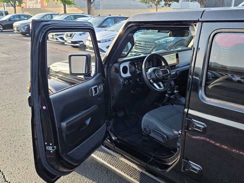 Used 2024 Jeep Wrangler Unlimited Sahara AWD/4WD image 42