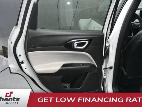 Used 2025 Jeep Compass Limited AWD/4WD image 10